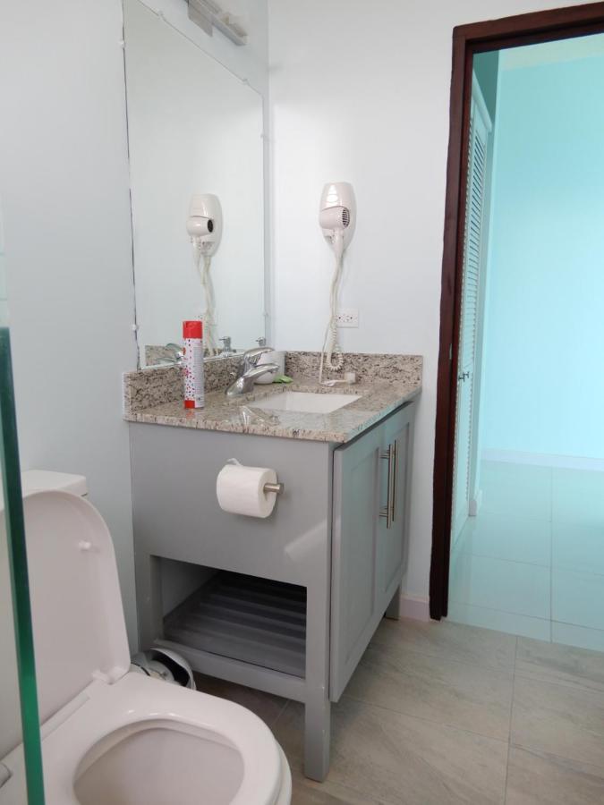Oistins Bayview Apartments Christ Church Ngoại thất bức ảnh