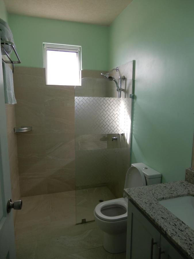 Oistins Bayview Apartments Christ Church Ngoại thất bức ảnh